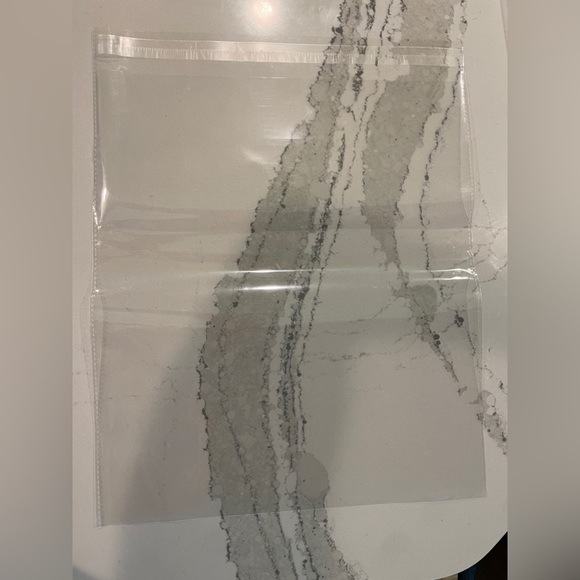100 cellophane resealable poly bags. New! - Picture 2 of 5